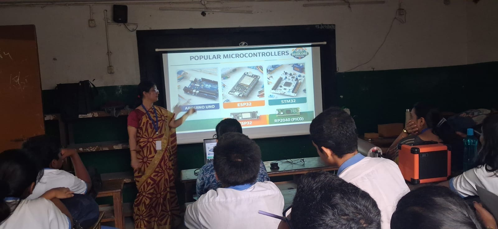Instructor explaining popular microcontroller boards at Pathabhavan Dankuni